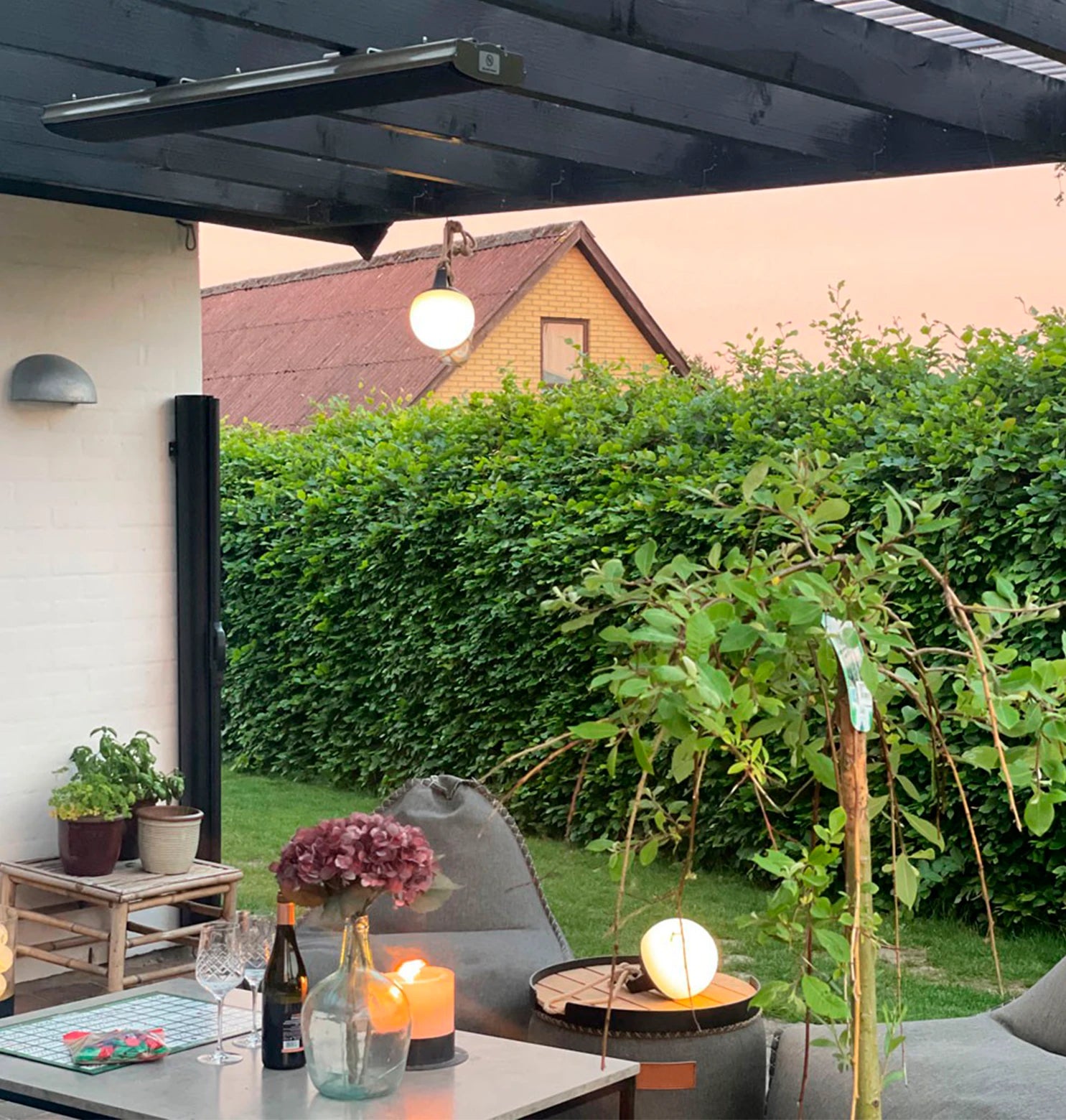 heation Heatbar 1000, wall mounted electric patio heater