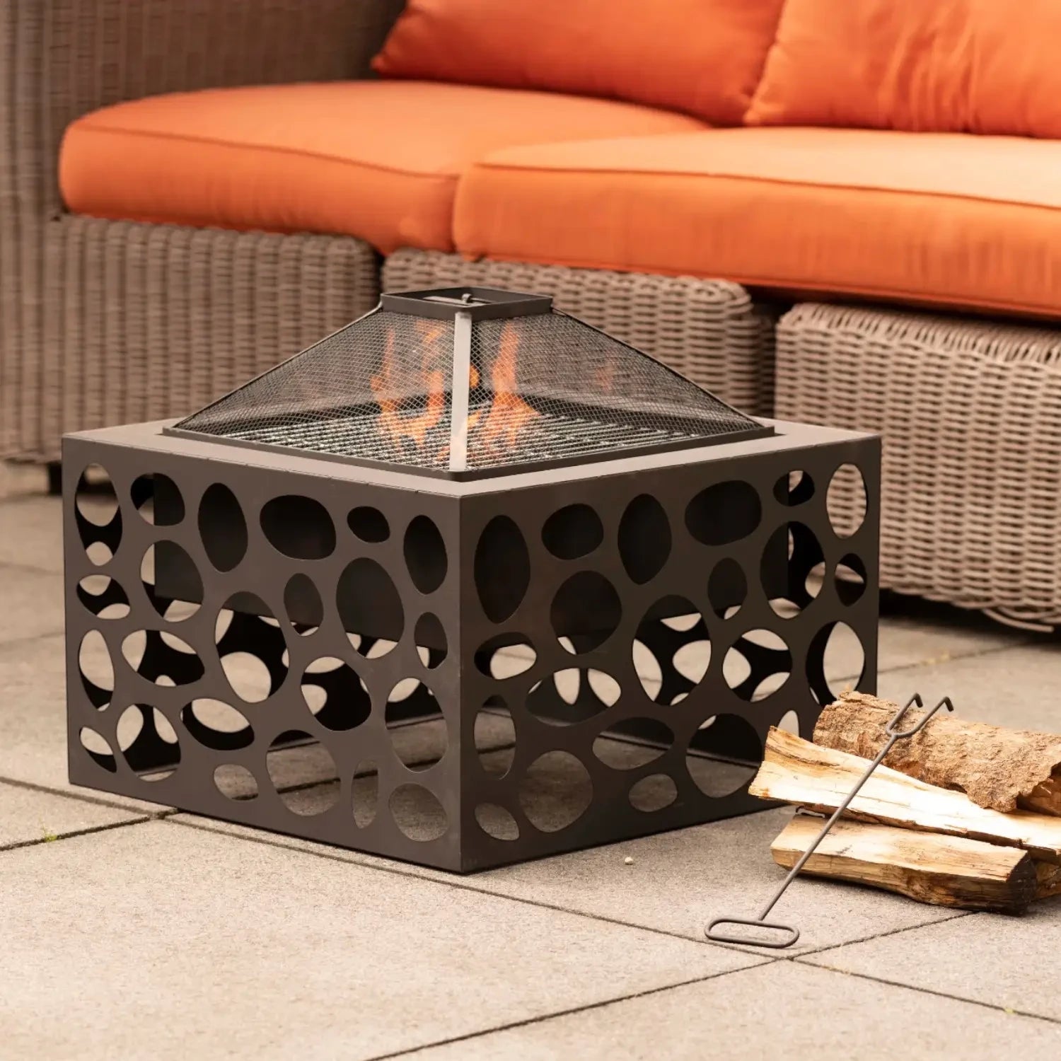 fire pit with lid