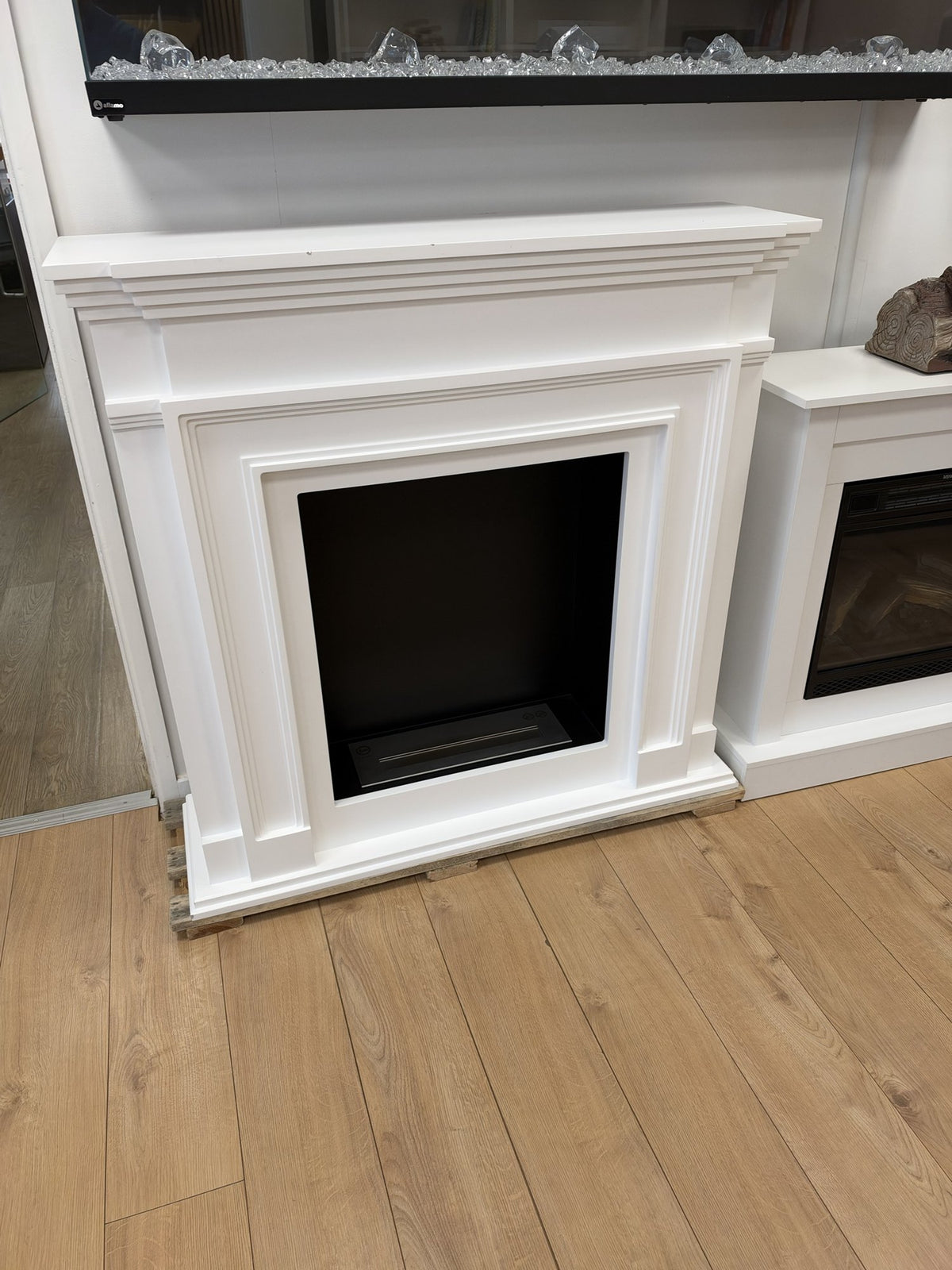 Ex-display Chorleywood bioethanol fireplace in white, front view