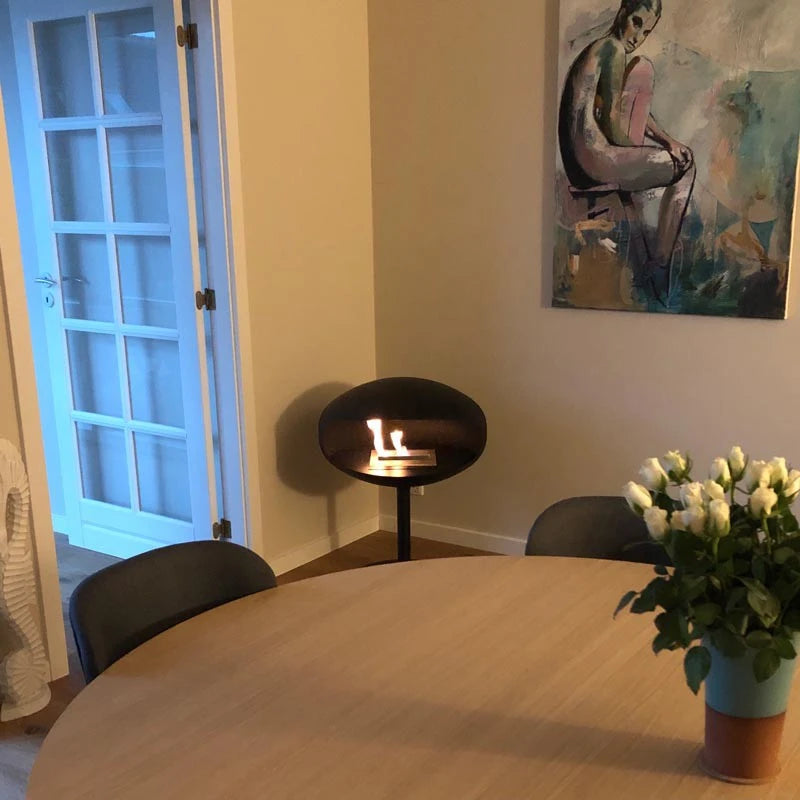 Cocoon Pedestal - Black with a Black Base
