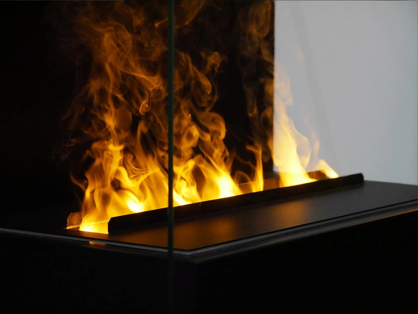 Yosemite Wall-Mounted Water Vapour Fireplace - Black